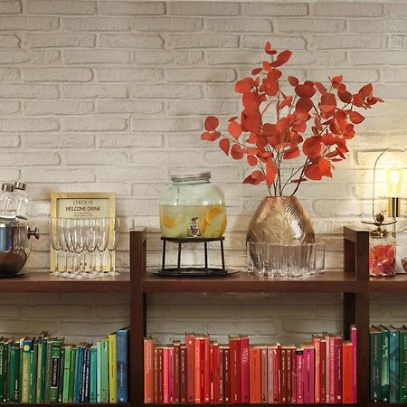 H10 Universitat (Adults Only) Барселона Екстериор снимка