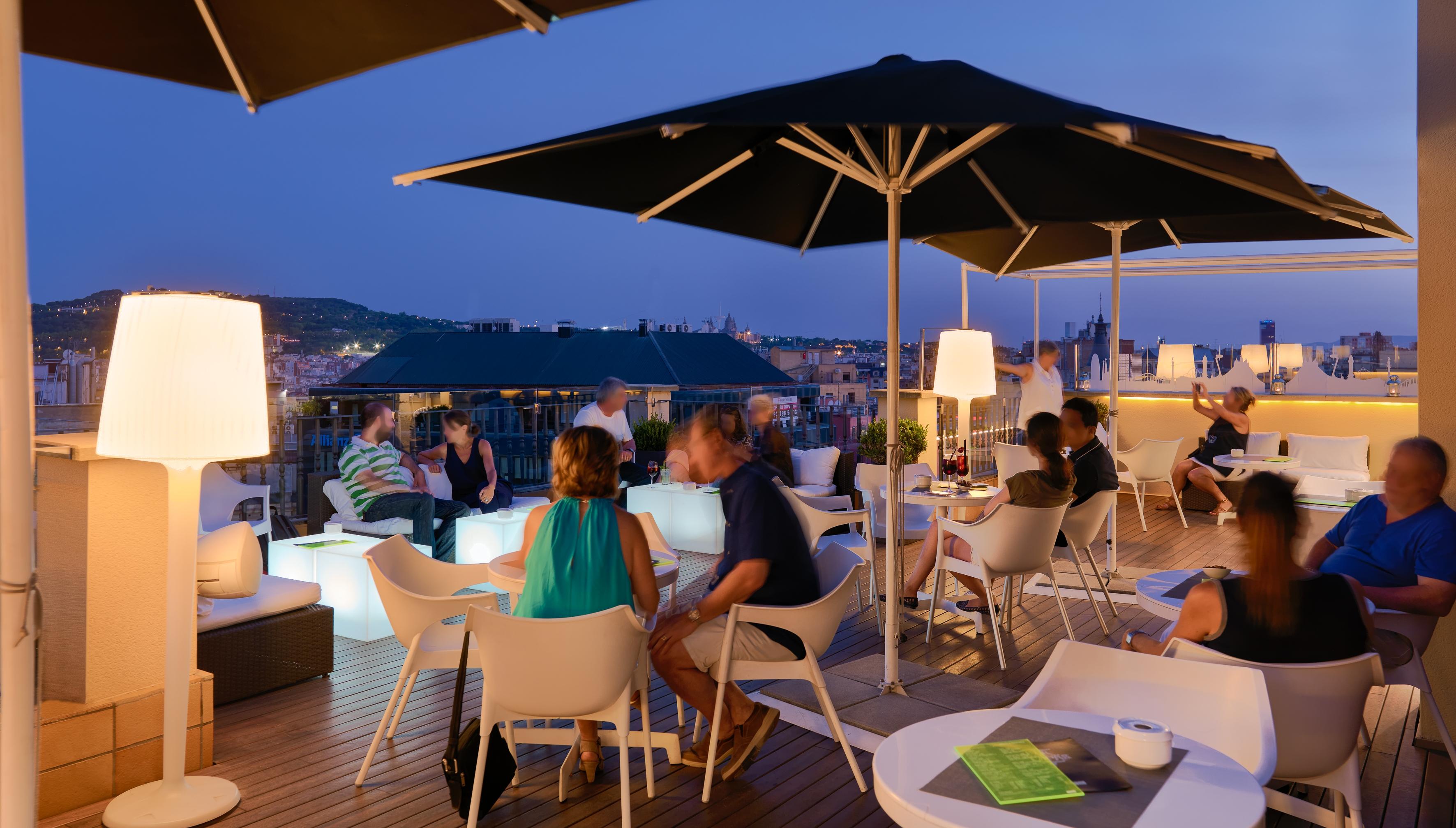 H10 Universitat (Adults Only) Барселона Екстериор снимка