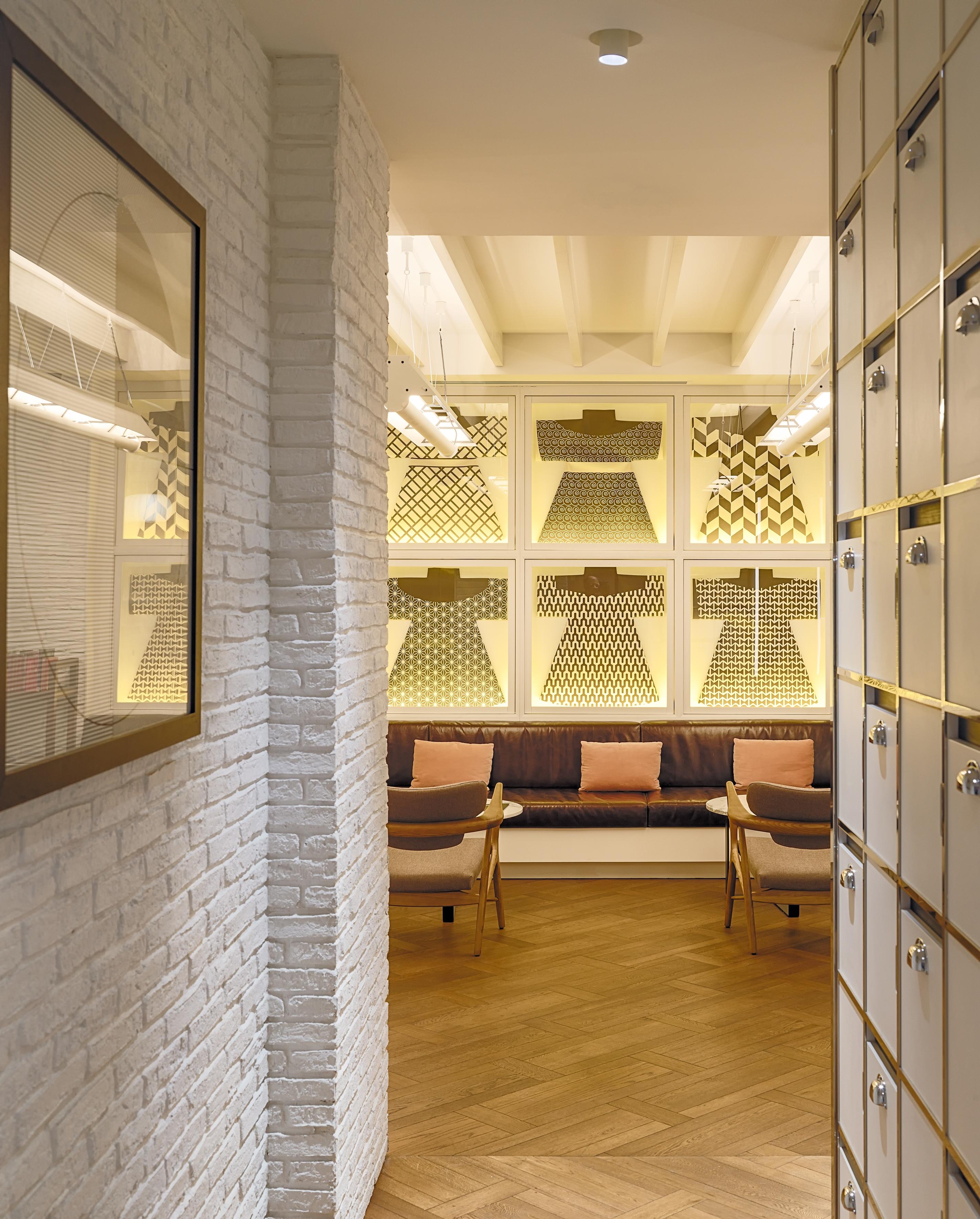 H10 Universitat (Adults Only) Барселона Екстериор снимка