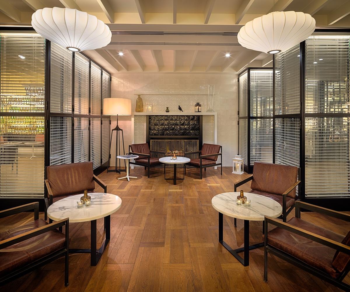 H10 Universitat (Adults Only) Барселона Екстериор снимка