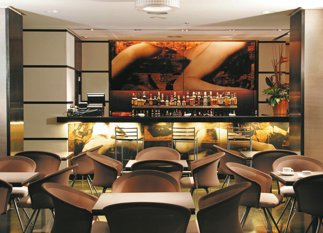 H10 Universitat (Adults Only) Барселона Екстериор снимка